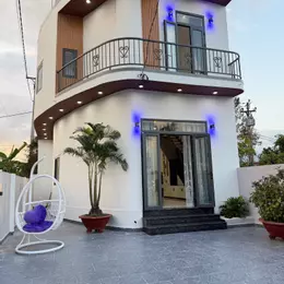 Bán căn nhà mặt đường Cây Duối xã Diên AN sân để được 2 -3 ô tô. Giá 2ty690
