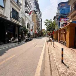 Bán nhà MP Phố Linh Lang Ba Đình 103m2 10 Tầng thang máy MT 11m Doanh Thu 2.4 Tỷ Năm, Giá 67.8 Tỷ