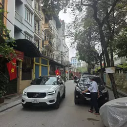 Bán nhà khu phân lô Hoàng Quốc Việt, Cầu Giấy, vỉa hè ô tô, 48m, mặt tiền 5.3m, 18.5 tỷ