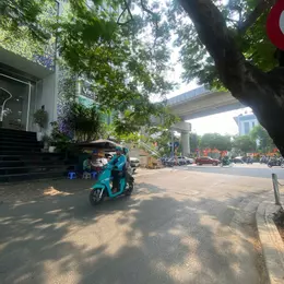 Cho thuê Văn Phòng DT 60m2 view hồ Hoàng Cầu , Ngã ba Mai Anh Tuấn, Hà Nội