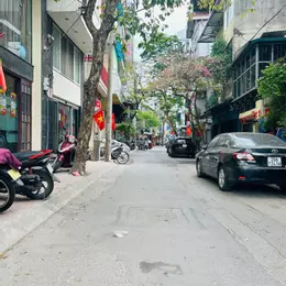 Bán nhà phố Đội Cấn, Ba Đình, gần phố, dân xây, sẵn nội thất, 42m, 5 tầng, 11.5 tỷ