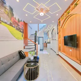 KHU VỰC HIẾM NHÀ BÁN - NGAY SÂN BAY - FULL NỘI THẤT - NHÀ ĐẸP Ở NGAY - SỔ VUÔNG A4 - NHĨNH 5 TỶ