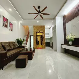 Bán nhà phố Hoàng Hoa Thám Ba Đình, dân xây, gần phố, 5 tầng thang máy, 30m, 8 tỷ.