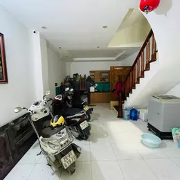 Bán Nhà  Chùa Bộc 40m2. 5 tầng. mặt tiền 3.7m. giá 13.2 Tỷ Đống Đa Hà Nội