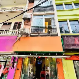 Bán Gấp Nhà Ngõ 54 Nguyễn Chí THanh, SĐ 33m2, Xây 4 Tầng, MT 4m, Thoáng Sau, Tiện KD. Giá 11.2 Tỷ.