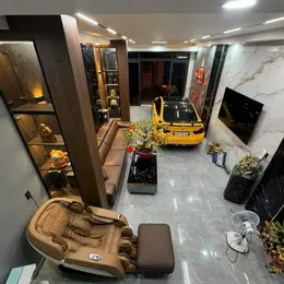 Quá gấp hẻm xe tải nhà 1 sẹc Lạc Long Quân : 8,5 tỏi ( đả giảm thêm 300tr có thể thương lượng )
