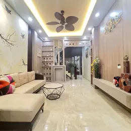 Nguyễn Văn Cừ , nhà đẹp ở ngay , full nội thất ,ngay sát cầu Chương Dương , 2 phút sang Phố Cổ ,