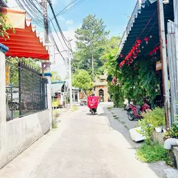 Nhà SHR 1 sẹc Song Hành ngang lớn hiếm kinh doanh đỉnh.
Vị trí: Trung tâm Thị Trấn Hóc Môn.
1