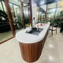 NHÀ TRUNG KÍNH TO, CẦU GIẤY 83m * 7 TẦNG, Ô TÔ TRÁNH VỈA HÈ, SETUP SẴN VÀO LÀM VIỆC NGAY