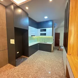 BÁN NHÀ NGỌC THỤY – MỚI TINH – Ô TÔ ĐỖ CỔNG – XÁCH VALI VỀ Ở NGAY