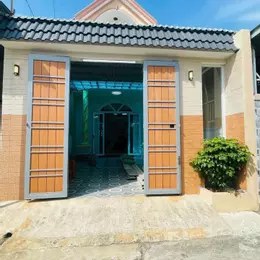 Bán nhà hẻm beton thị trấn Đức Hòa dt 130m2 , 1 lầu, 3pn , 3wc giá 2,35 tỷ
