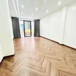 Bán nhà đẹp Nguyễn Văn Cừ- Dân xây- Gara- Sát phố  full Nội thất 45m 6 tầng 12 tỷ(TL)