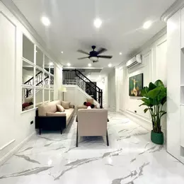 GẤP!8TY CÓ THANG MÁY+OTO+CHÂN GA METRO TẠI NGỌA LONG,CẦU DIỄN,DT:40Mx5T