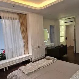 Bán nhà Nguyễn Văn Cừ 75m 6 tầng thang máy ô tô qua hơn 15 tỷ