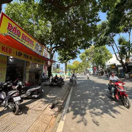 Bán nhà mặt tiền đường Nguyễn Trung Trực, vị trí đắc địa, kinh doanh sầm uất, giao thông thuận tiện