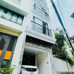 NHỈNH 12 TỶ, TRUNG TÂM NGỌC THỤY LONG BIÊN 40M2, 6T THANG MÁY, KINH DOANH.
