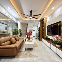Bán nhà phố Đê La Thành, Đống Đa, nhà xây mới, gần phố, 42m, 5 tầng, 10.3 tỷ