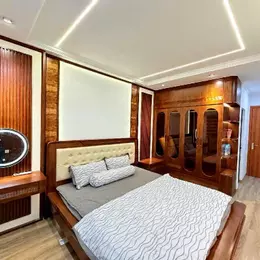 nguyễn khang 36m x7 tầng thang máy 13,6 tỷ gần phố,vf3 đỗ cửa,ngõ thông