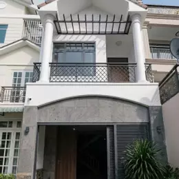 GIÁ 9.X TỶ- SIÊU PHẨM GẦN PHÚ MỸ HƯNG- QUẬN 7- NHÀ 4T- DT 5 X 13- ĐƯỜNG XE TẢI.