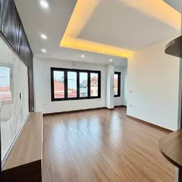 Bán nhà khuyến lương 6 tầng thang máy long lanh lô góc ô tô đỗ cửa hoàng mai