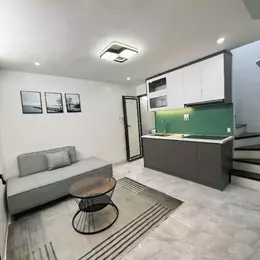kim mã 25m x5 tầng giá 6,8 tỷ lô góc,ngõ thông,cách phố 10m -full nội thất