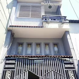 GIÁP MÃ LÒ HẺM XE HƠI 28M2 3 TẦNG ĐÚC 2PN 2WC NHỈNH 3 TỶ