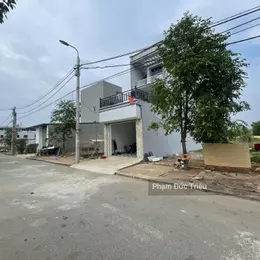 BÁN GẤP LÔ GÓC SIÊU PHẨM TẠI TÁI ĐỊNH CƯ VAI RÉO SÁT NGÃ TƯ HOÀ LẠC