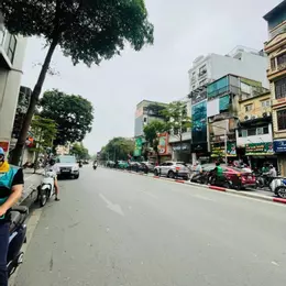 Bán nhà mặt phố Tôn Đức Thắng, Đống Đa 85m2 x 3T mặt tiền 4.1m chào 35 tỷ