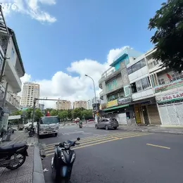 BÁN NHÀ 3 MẶT TIỀN KINH DOANH VỊ TRÍ SIÊU ĐẸP - NGAY GÓC ĐƯỜNG VÕ VĂN KIỆT & TRẦN KHẮC CHÂN, QUẬN