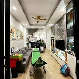 Thuỵ khuê tây hồ 42m x4 tầng 10,8 tỷ-mặt ngõ thông,kinh doanh,ô tô tránh 50m
