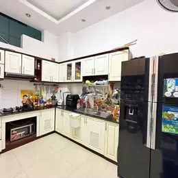 Vị trí: P4 Tân Bình, khu vực sầm uất, giao thương cực tốt.