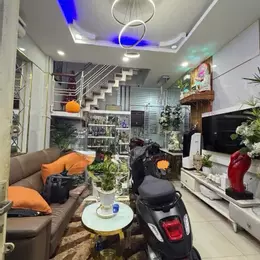 Ngay TRường Tiểu Học Bình Long, Bình Tân - 3 tầng - (4x8m) - vuông vức - chỉ 3.7 tỷ(tl)