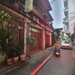 Tập thể Nguyễn văn Cừ Long Biên 4 tỷ 60m tầng 1 vừa ở vừa kinh doanh