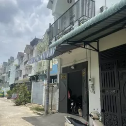 NHÀ C4 – SHR MỚI - XE HƠI NGỦ TRONG NHÀ TCH18 – GIỮ TIỀN 8TR/THÁNG