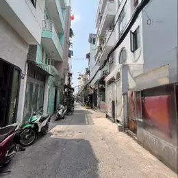 Nhà hẻm 98 Bùi Văn Ba – Vị trí đẹp- chỉ 7 Tỷ 9 TL