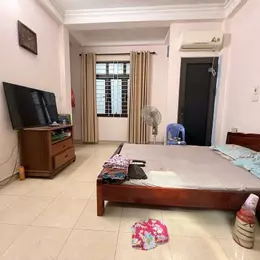 Nhỉnh 4 tỷ bán nhà tân mai nguyễn chính 5 tầng dân xây cách phố 50M hoàng mai