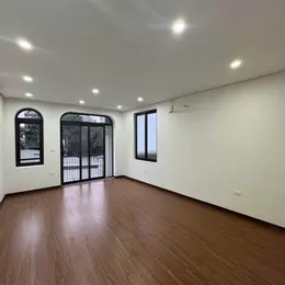 🔥 SIÊU PHẨM TRUNG TÂM CỔ LINH – 55m² x 5 TẦNG – THANG MÁY – FULL NỘI THẤT 🔥