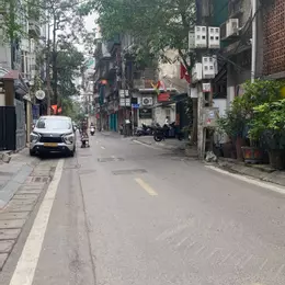 HIẾM CÓ! TRUNG TÂM BA ĐÌNH - 80M² NHÀ 3
 TẦNG  - CÁCH PHỐ 70M, GẦN Ô TÔ XÁCH VALY VÀO Ở NGAY/