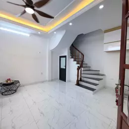 NHÀ MỚI THƯỢNG THANH – Ô TÔ ĐỖ CỔNG – CÓ SÂN RIÊNG – 5 TẦNG HIỆN ĐẠI – GIÁ 7.3 TỶ