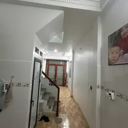 Nhà Riêng , chính chủ , sổ đỏ sẵn sàng . Nhà 2 mặt thoáng, ngõ rộng, ô tô đỗ trong nhà.