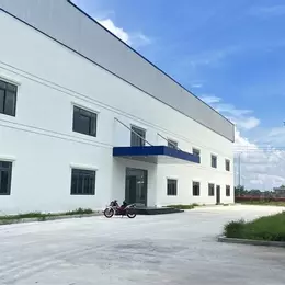 XT101 cho thuê nhà xưởng liền kề, khung thép chắc chắn, chiều cao tổng 17m. SX CNC