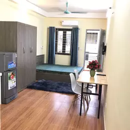 Cho thuê CCMN tại 171 Nguyễn Ngọc Vũ ban công thoáng - Trung Hòa