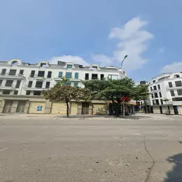 Tặng nhà 5 tầng cho khách mua 77m2 đất mặt phố KD sầm uất tại Trâu Quỳ. Lh 0989894845