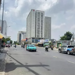 Bán nhà 2 Mặt tiền Nguyễn Xí - ngay VinCom Nguyễn Xí, 4.2x25m, 2 Tầng, 3PN, 19 tỷ.