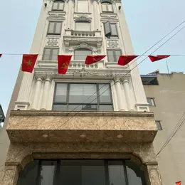 Bán tòa nhà làm trụ sở cty 7,5 tầng, mới xd (có hầm, 5 tầng office, 2 tầng để ở) tại Hà Đông