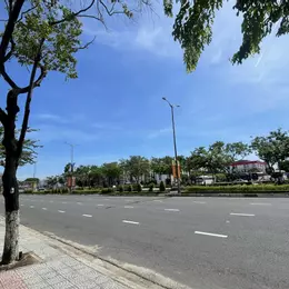 Cho Thuê Nhà Mặt Tiền Đường 2/9 Hải Châu Đà Nẵng ngang 7m, 4 Tầng, Có Thang Máy