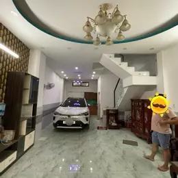 +  Kết cấu : Nhà đúc BTCT, 1 trệt 3 lầu , 4 phòng ngủ, 1 phòng thờ, 3wc ,  phòng giặt, sân phơi,