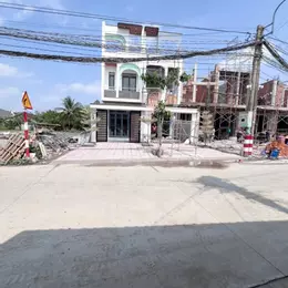 Bán 6 căn nhà xây đồng bộ mt đường Lê Thị Ty, Long Thượng dt 144m2 1 lầu,3pn,2wc giá 3,45 tỷ/căn
