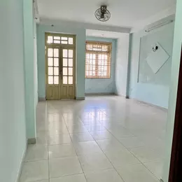 Cho thuê nhà mặt tiền 621B Cách Mạng Tháng 8, Quận 10, TP.HCM