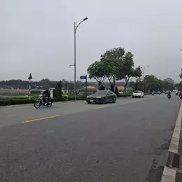 🔥 CỰC HIẾM THẠCH BÀN – CỔ LINH 🔥
🏡 Nhà đẹp 50m²  🚗 Gara ô tô  🌿 Gần hồ điều hoà  💰 Nhỉnh 14